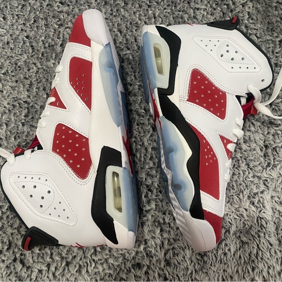 Deadstock Carmines grade school, 2021, size 4.5.Y - Picture 6 of 6